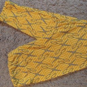 LULAROE Hairstylist hairdresser scissor leggings